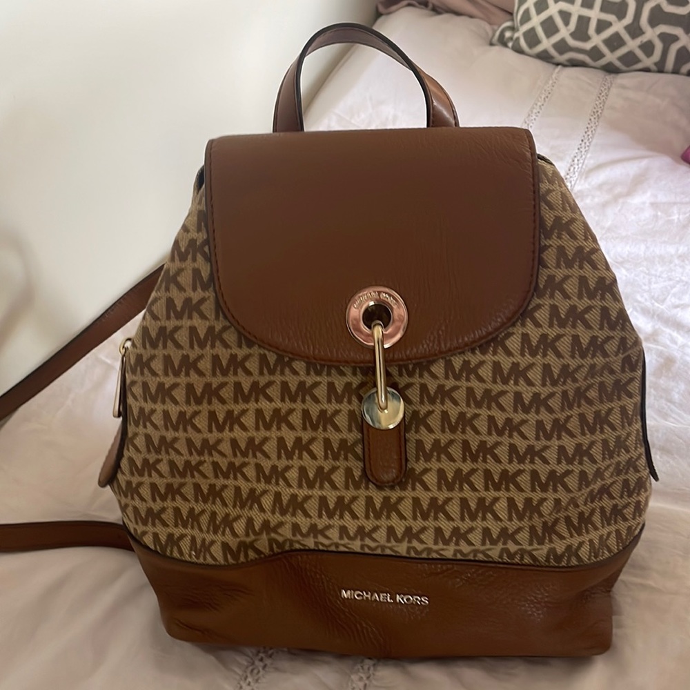 barely won’t large michael kors backpack!